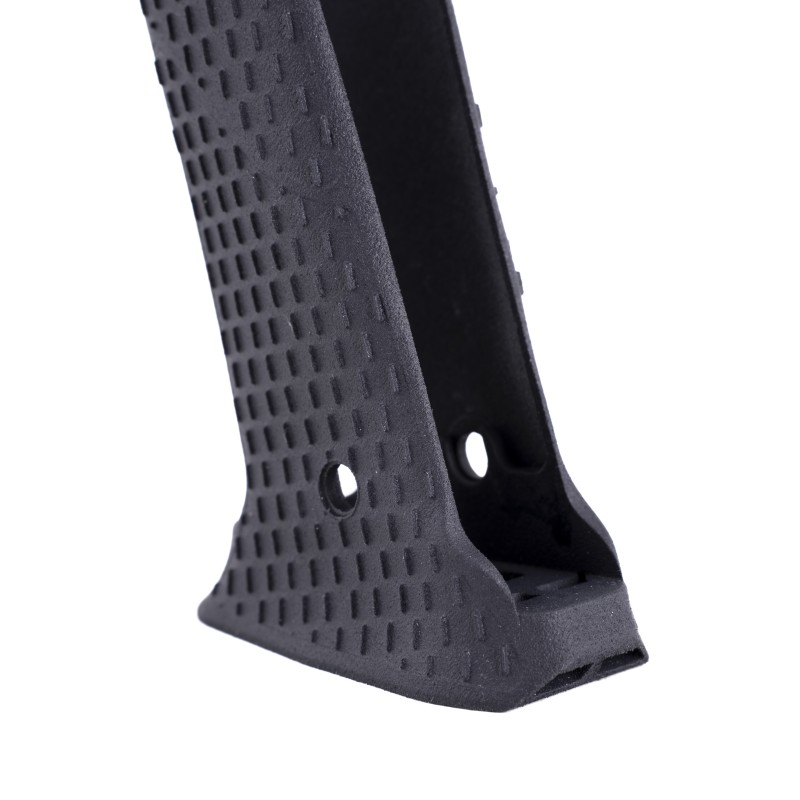 Track grip in polymer with magwell for 1911